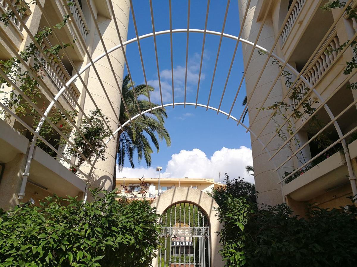 Apartamentos Versailles Villafortuny Εξωτερικό φωτογραφία