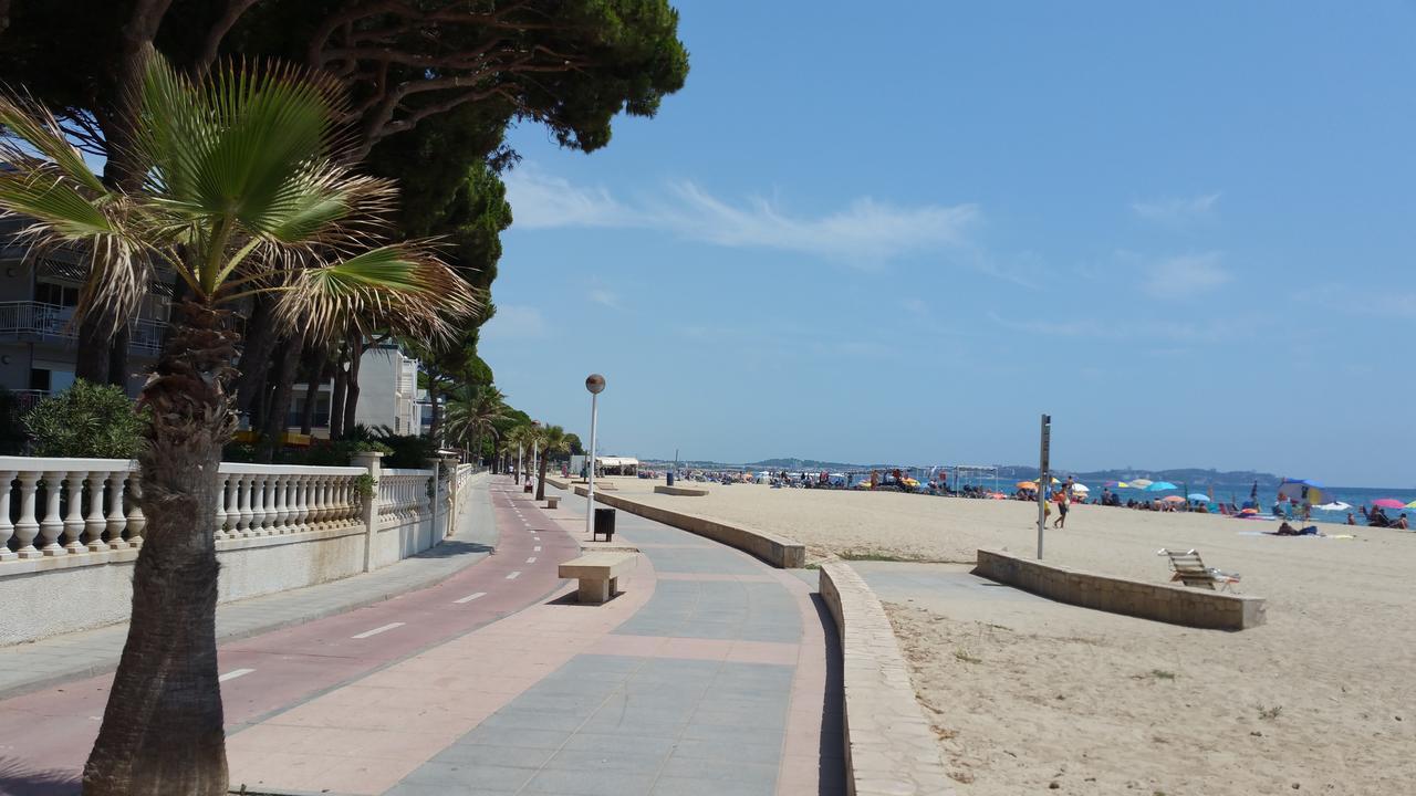 Apartamentos Versailles Villafortuny Εξωτερικό φωτογραφία